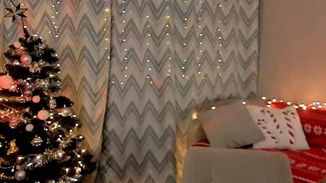 Snapshot of Tate_Angel chatting on 12.27.24 Tate Angel online show from 12.27.24