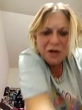 Snapshot of Playmate86 chatting on 12.11.24 Playmate86 online show from 12.11.24