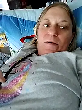 Snapshot of Playmate86 chatting on 02.27.25 Playmate86 online show from 02.27.25