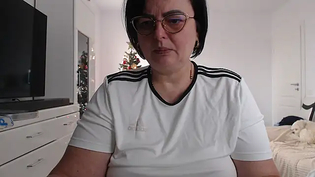 Amandamuller1982 online show from 12.18.25