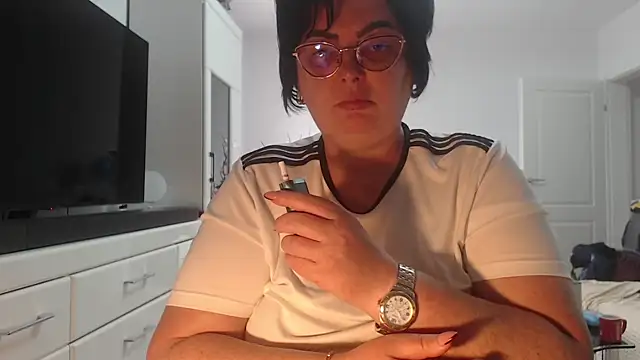 Amandamuller1982 online show from 04.20.26