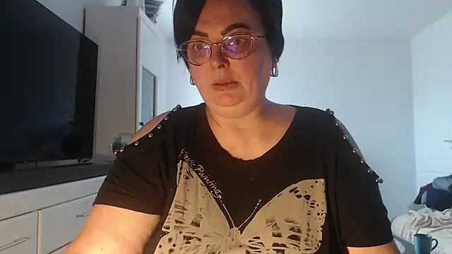 Amandamuller1982 online show from 04.23.26