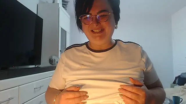 Amandamuller1982 online show from 04.23.26