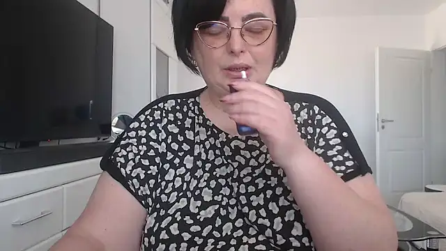 Amandamuller1982 online show from 04.27.26