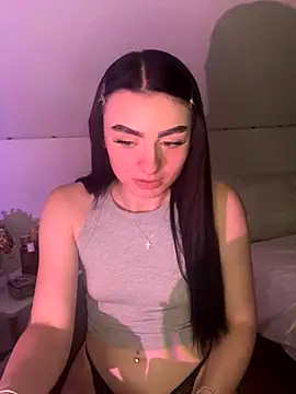 Snapshot of AdelinaAlia chatting on 09.11.25 AdelinaAlia online show from 09.11.25