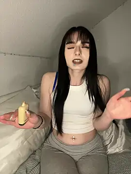 AdelinaAlia online show from 03.12.26