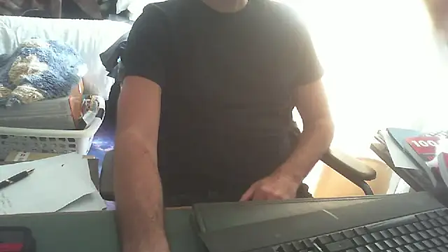 Snapshot of shyfrenchcock1 chatting on 09.19.25 shyfrenchcock1 online show from 09.19.25