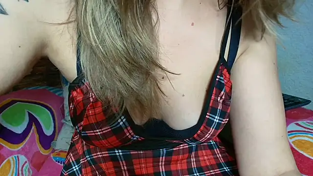 Snapshot of andradahot15 chatting on 11.04.25 andradahot15 online show from 11.04.25