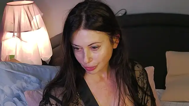 Mia Lovi online show from 11.12.25