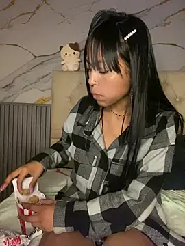 Snapshot of bonnie_18x chatting on 03.22.25 bonnie 18x online show from 03.22.25