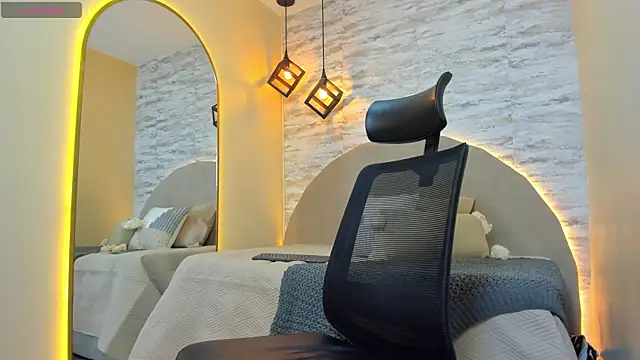 Aron Bolt online show from 11.08.25