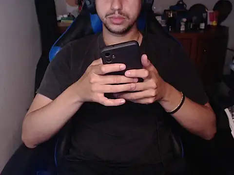 Snapshot of anjonoturno1 chatting on 11.28.25 anjonoturno1 online show from 11.28.25