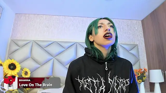 Im gaia online show from 11.24.25