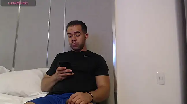 Snapshot of FaustoCock chatting on 12.28.24 FaustoCock online show from 12.28.24