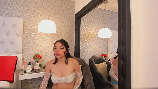 Snapshot of HazelMoret chatting on 01.07.25 HazelMoret online show from 01.07.25