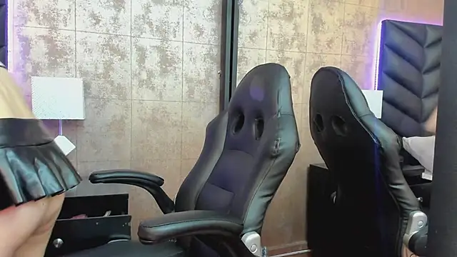 Snapshot of HazelMoret chatting on 01.16.25 HazelMoret online show from 01.16.25