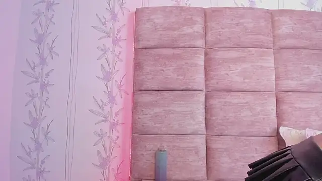 Snapshot of HazelMoret chatting on 02.07.25 HazelMoret online show from 02.07.25