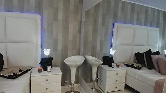 Snapshot of HazelMoret chatting on 02.13.25 HazelMoret online show from 02.13.25