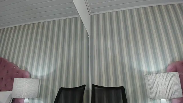 Snapshot of HazelMoret chatting on 03.22.25 HazelMoret online show from 03.22.25