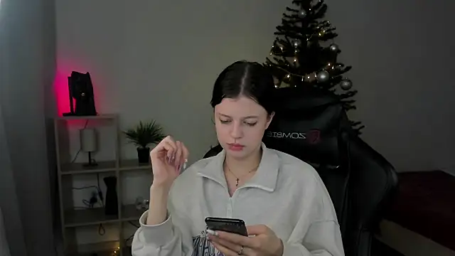 Este Glen online show from 12.22.24