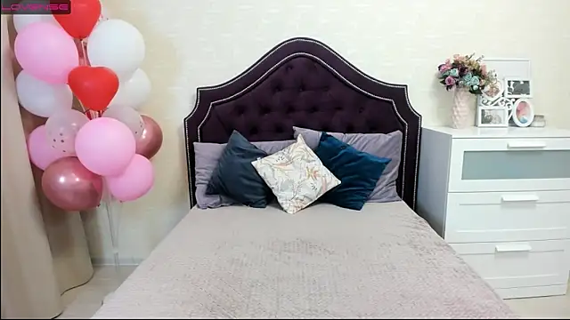 BettyBloom69 online show from 02.17.25