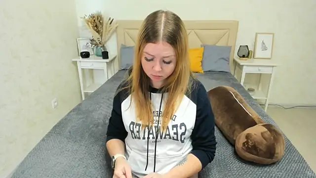 BettyBloom69 online show from 09.10.25