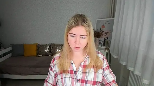 BettyBloom69 online show from 12.04.25