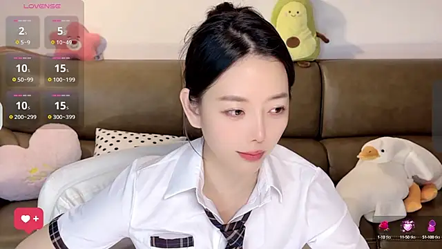 Snapshot of Yilin1999 chatting on 03.13.25 Yilin1999 online show from 03.13.25