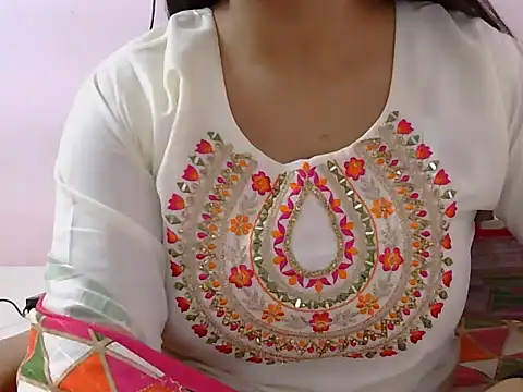 Snapshot of diva-22 chatting on 01.14.25 diva-22 online show from 01.14.25