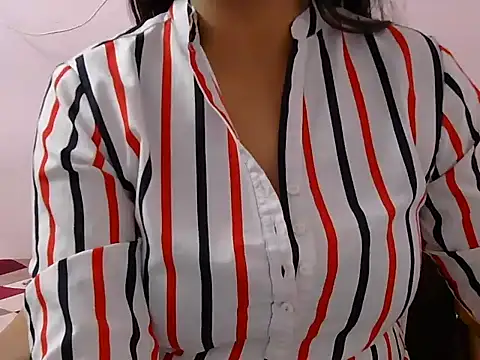 Snapshot of diva-22 chatting on 02.07.25 diva-22 online show from 02.07.25