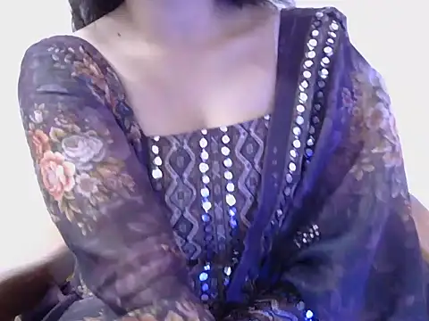 Snapshot of diva-22 chatting on 02.11.25 diva-22 online show from 02.11.25