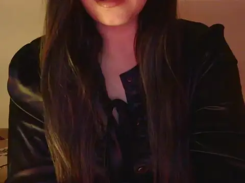 Snapshot of diva-22 chatting on 09.22.25 diva-22 online show from 09.22.25