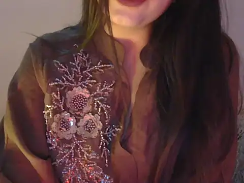 Snapshot of diva-22 chatting on 12.05.25 diva-22 online show from 12.05.25