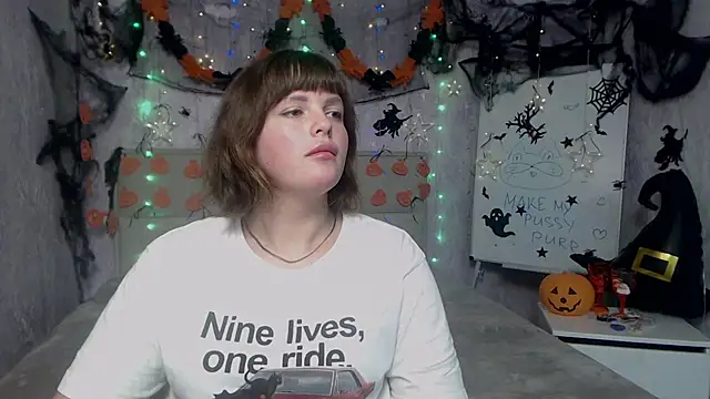 Snapshot of StaceyLex chatting on 11.03.25 StaceyLex online show from 11.03.25