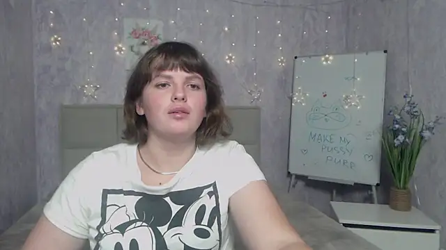 Snapshot of StaceyLex chatting on 11.05.25 StaceyLex online show from 11.05.25