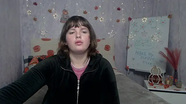 Snapshot of StaceyLex chatting on 11.13.25 StaceyLex online show from 11.13.25