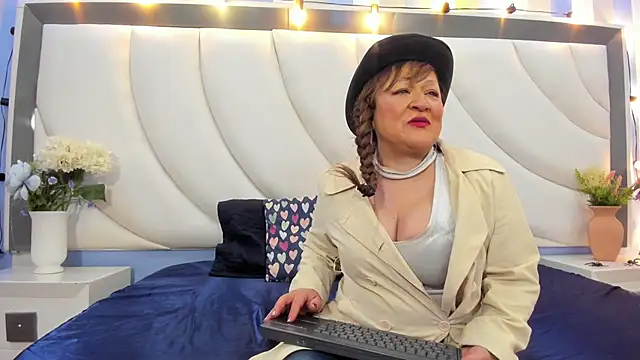 MeryLands online show from 10.16.25