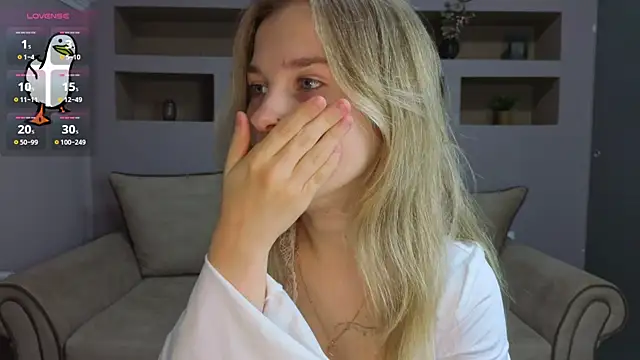 LinaCristonsen online show from 11.09.25