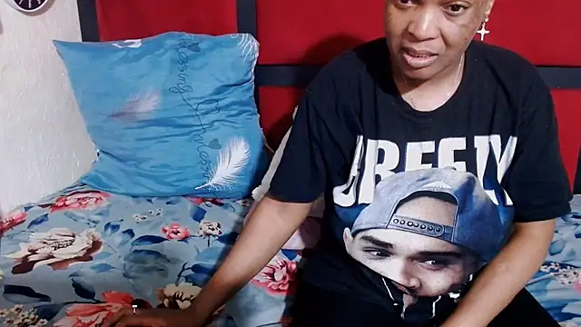 MaximTease24 online show from 06.15.26