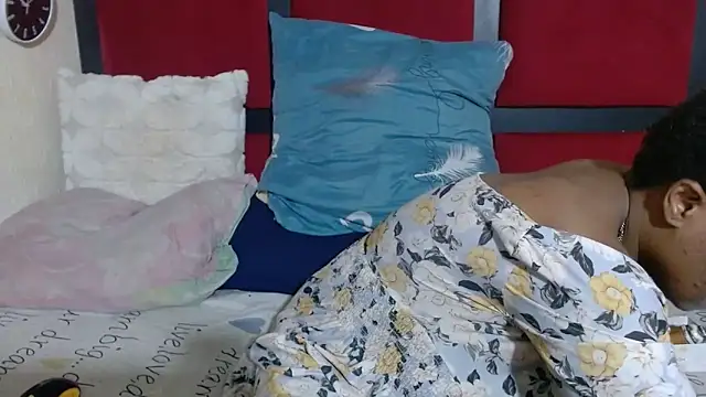 MaximTease24 online show from 06.18.26
