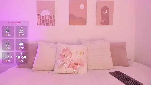 Snapshot of Mia_Heartt chatting on 02.07.25 Mia Heartt online show from 02.07.25