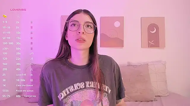 Snapshot of Mia_Heartt chatting on 03.15.25 Mia Heartt online show from 03.15.25