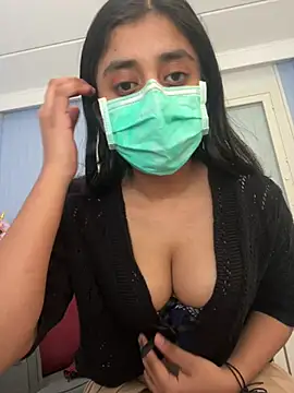 Snapshot of ScarletAss chatting on 03.05.25 ScarletAss online show from 03.05.25