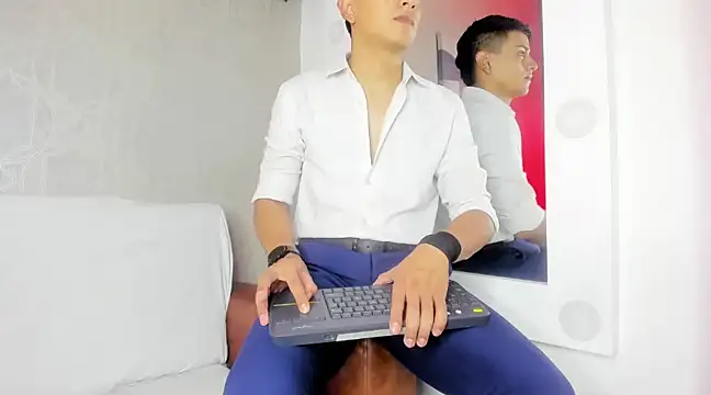 Lucii fer  online show from 02.18.25