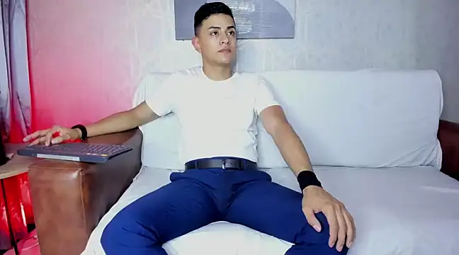 Lucii fer  online show from 02.28.25