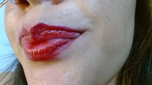 Snapshot of miss_evoleth2 chatting on 11.14.25 miss evoleth2 online show from 11.14.25