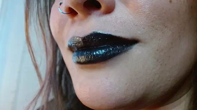 Snapshot of miss_evoleth2 chatting on 12.13.25 miss evoleth2 online show from 12.13.25