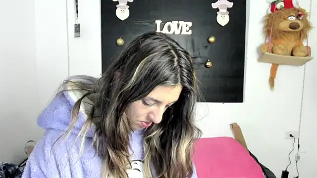 Snapshot of queen-natty chatting on 12.09.24 queen-natty online show from 12.09.24