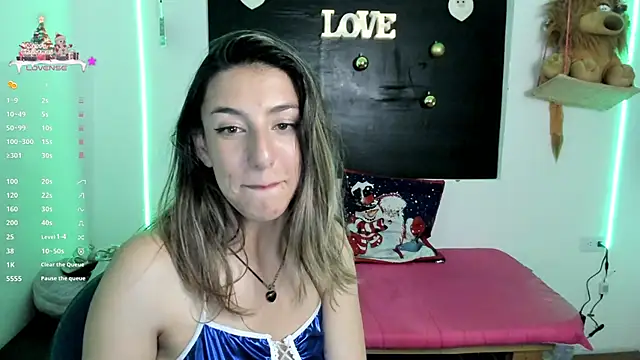 Snapshot of queen-natty chatting on 12.17.24 queen-natty online show from 12.17.24