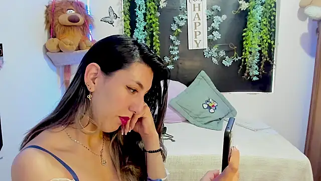 Snapshot of queen-natty chatting on 09.08.25 queen-natty online show from 09.08.25